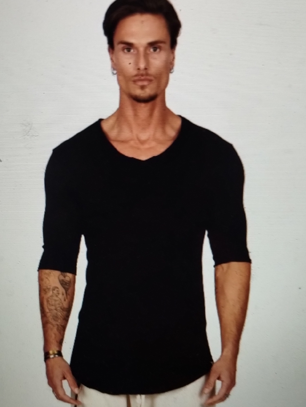 One Golden Thread Unisex V Neck Tree Shirt S New
